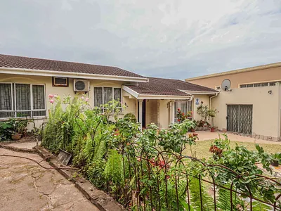 4 Bedroom House For Sale in Isipingo - hKP2.webp