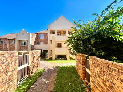 2 Bedroom Apartment For Sale in Pretoria - JtZ5.webp