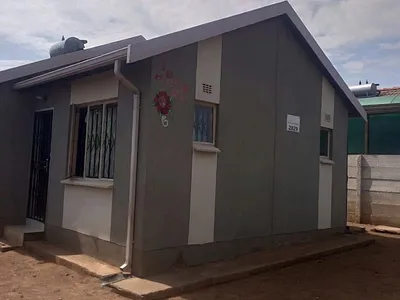 2 Bedroom House For Sale in Akasia - bu7V.webp