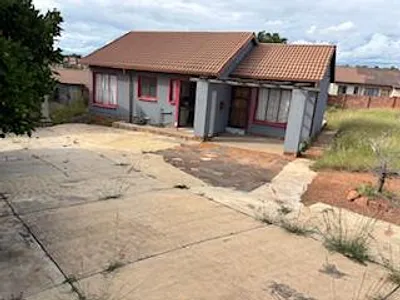 3 Bedroom House For Sale in Soshanguve M, Soshanguve - 9iJw.webp