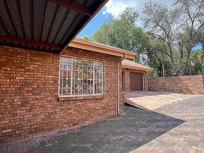 4 Bedroom House To Rent in Centurion - img