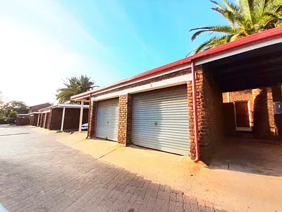3 Bedroom Townhouse For Sale in Midrand - 2TZo.webp