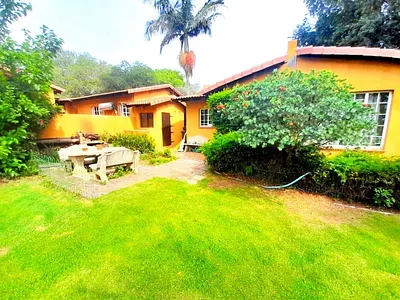 2 Bedroom House For Sale in Glen Austin, Midrand - V1GW.webp