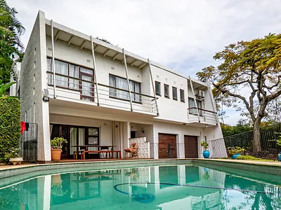 4 Bedroom House For Sale in Amanzimtoti - CpxM.webp
