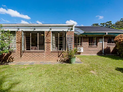 3 Bedroom Townhouse For Sale in Amanzimtoti - wc2s.webp