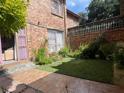 2 Bedroom Townhouse For Sale in Pretoria - img
