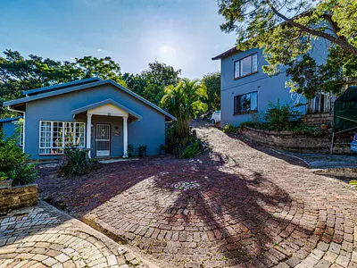 4 Bedroom House For Sale in Amanzimtoti - img