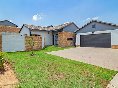 3 Bedroom House For Sale in Centurion - IVII.webp
