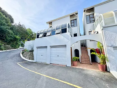 3 Bedroom Townhouse For Sale in Umhlanga - LbC6.webp