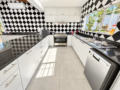 4 Bedroom House To Rent in Umhlanga Rocks, Umhlanga - dXRf.webp
