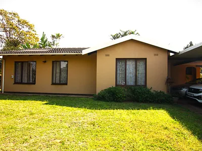 3 Bedroom House For Sale in Ekuthuleni, Kloof - 8LG6.webp