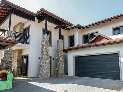 3 Bedroom House For Sale in Umhlanga - HZXz.webp