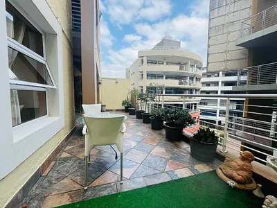 2 Bedroom Apartment For Sale in Umhlanga - T8nt.webp