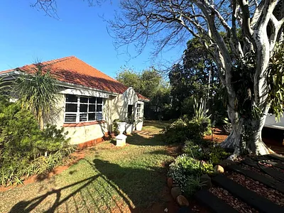 4 Bedroom House For Sale in Durban North - d3IM.webp
