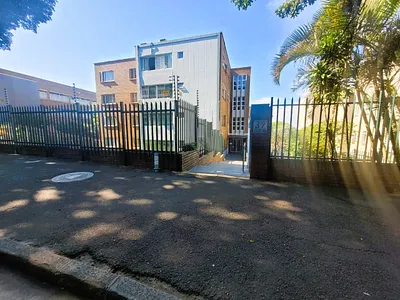 1.5 Bedroom Apartment For Sale in Durban - ynGl.webp