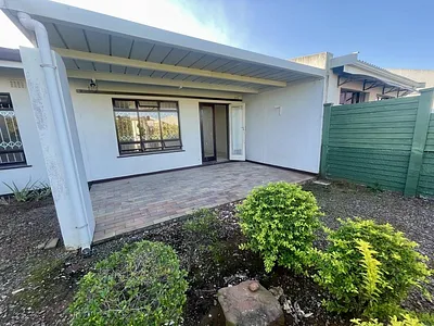 2 Bedroom Townhouse To Rent in Durban North - 50Q0.webp