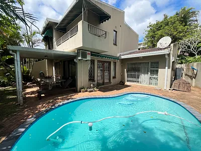 3 Bedroom Townhouse For Sale in Umhlanga - 4bTn.webp