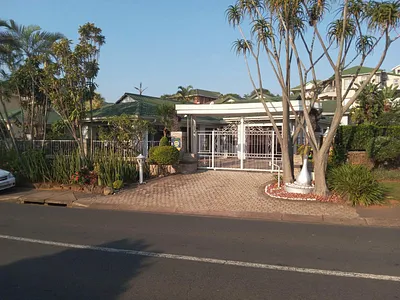 3 Bedroom House For Sale in Umhlanga - L6p9.webp