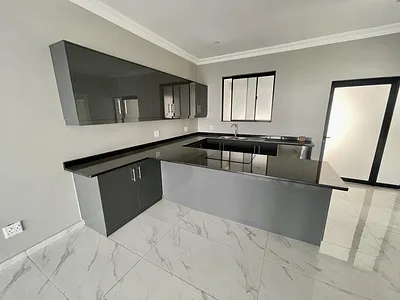 3 Bedroom Apartment To Rent in Durban North - EerB.webp