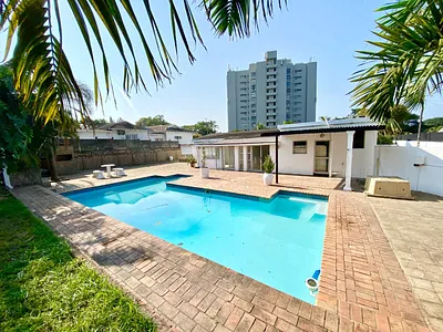 4 Bedroom House To Rent in Umhlanga Rocks, Umhlanga - n5C1.webp