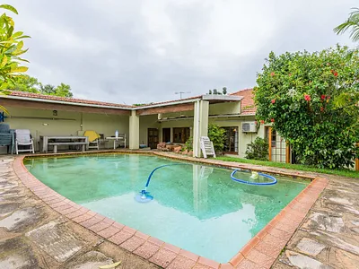 3 Bedroom House For Sale in Durban North - p2vf.webp