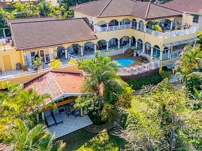 8 Bedroom House For Sale in Umhlanga - inqu.webp