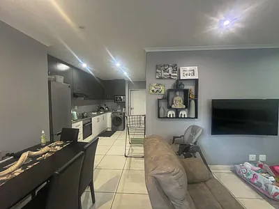2 Bedroom Apartment For Sale in Durban North - 4vv3.webp