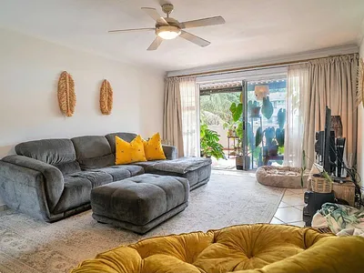 2 Bedroom Apartment For Sale in Umhlanga - Ro1F.webp