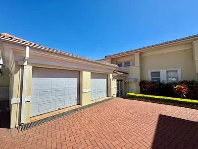 2 Bedroom Apartment For Sale in Umhlanga - RfOq.webp