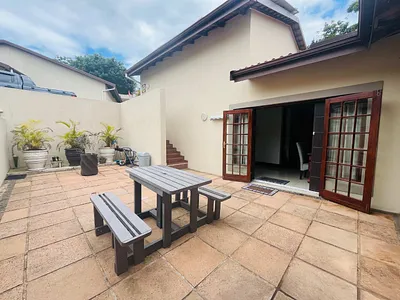3 Bedroom Townhouse For Sale in Durban North - img