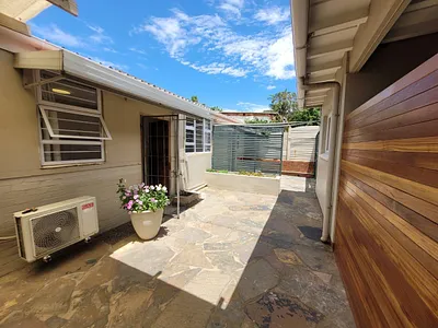 1 Bedroom Apartment To Rent in Durban - CajB.webp