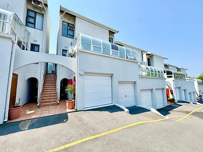 3 Bedroom Townhouse To Rent in Umhlanga - 7my5.webp