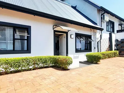 3 Bedroom Townhouse To Rent in Durban North - vbCA.webp