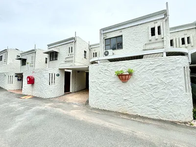 3 Bedroom Townhouse To Rent in Durban North - 9CYE.webp