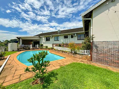 5 Bedroom House For Sale in Durban North - ZFuz.webp