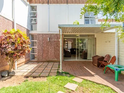 3 Bedroom Townhouse To Rent in Durban North - dfdf.webp