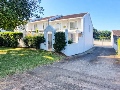 3 Bedroom Townhouse To Rent in Umhlanga - KnMF.webp