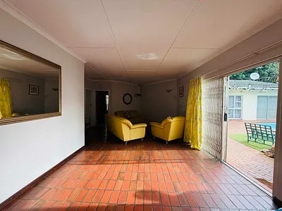 2 Bedroom Apartment To Rent in Durban North - OXdW.webp