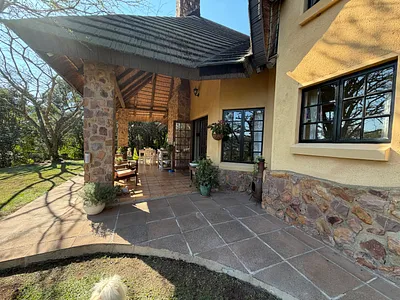 3 Bedroom House For Sale in Kloof - XJ3p.webp