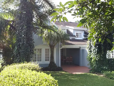 4 Bedroom Townhouse For Sale in Kloof - 2aMC.webp