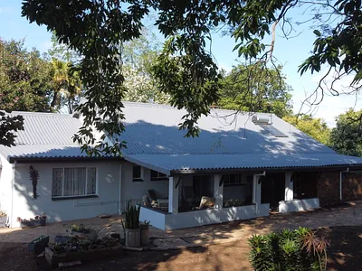 3 Bedroom House For Sale in Hillcrest - Rh02.webp