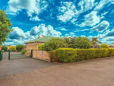2 Bedroom Townhouse For Sale in Hillcrest - RyGR.webp