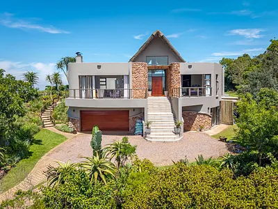 4 Bedroom House For Sale in Hillcrest - 5dGY.webp