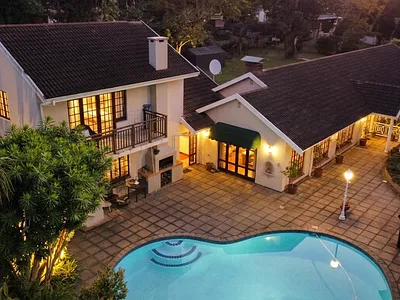 5 Bedroom House For Sale in Kloof - JeIC.webp