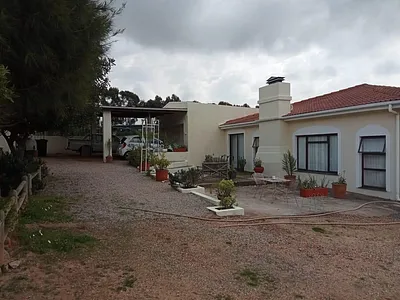 4 Bedroom House For Sale in Moorreesburg - mQQT.webp