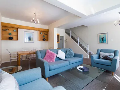 3 Bedroom Apartment For Sale in Port Elizabeth - 1VrO.webp