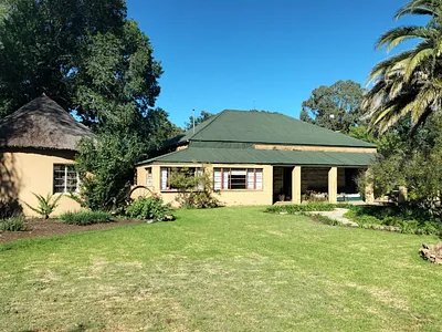 4 Bedroom House For Sale in Rosendal - 1VWD.webp