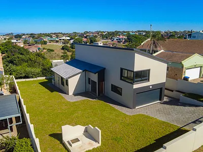 3 Bedroom House For Sale in Jeffreys Bay - dtoE.webp