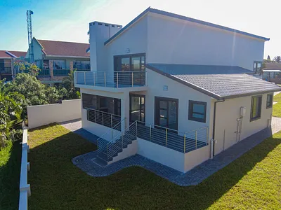 3 Bedroom House For Sale in Jeffreys Bay - xFFf.webp