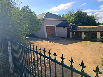 5 Bedroom House For Sale in Moorreesburg - hkKT.webp